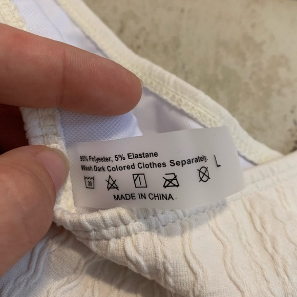 💙 Cream Textured Bikini Swimsuit Set Size L with Pearl Body Chain - Picture 4 of 10